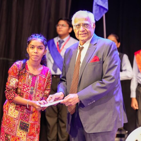 1096684947b3fbc2f8c681ba5e1dbbaf 600x600