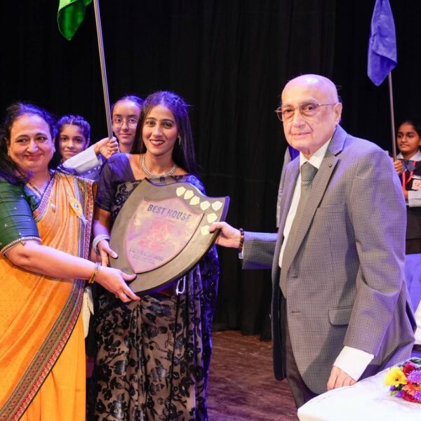 687c7a5bf9204362b3c2d467dd0f9700 600x600